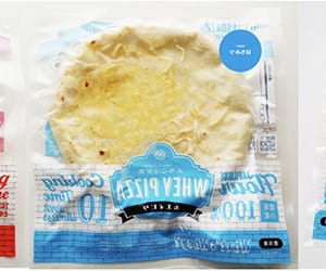 ホエイピザ＋ポポピザセット（ホエイピザ：マルゲリータ、はちみつ、しらすあおさの和風/ポポピザ：松阪牛のミートソース、伊勢海老モッツアレラ）