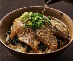 江田島天然真鯛の炙り胡麻漬け～黄金鯛出汁付き～